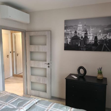 Vltava Design Apartments Прага Екстер'єр фото